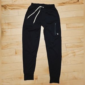 Vuori Sunday performance joggers in black size: XS X-Small
